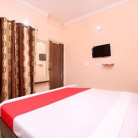 Oyo 24423 Hotel Royal Sohana Экстерьер фото