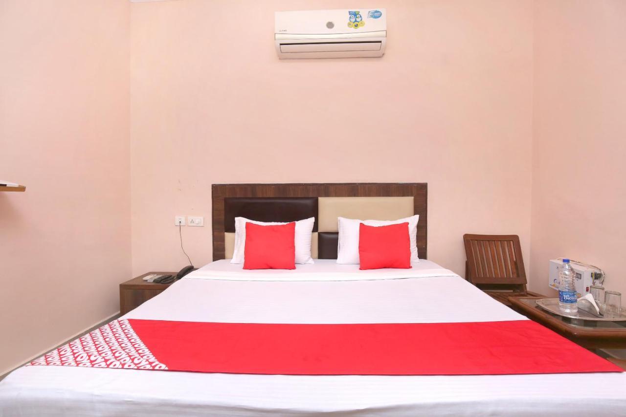 Oyo 24423 Hotel Royal Sohana Экстерьер фото