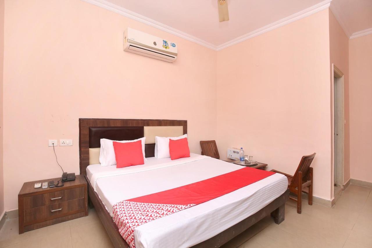 Oyo 24423 Hotel Royal Sohana Экстерьер фото