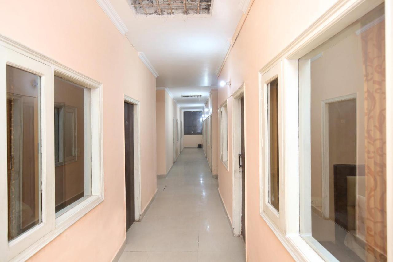 Oyo 24423 Hotel Royal Sohana Экстерьер фото