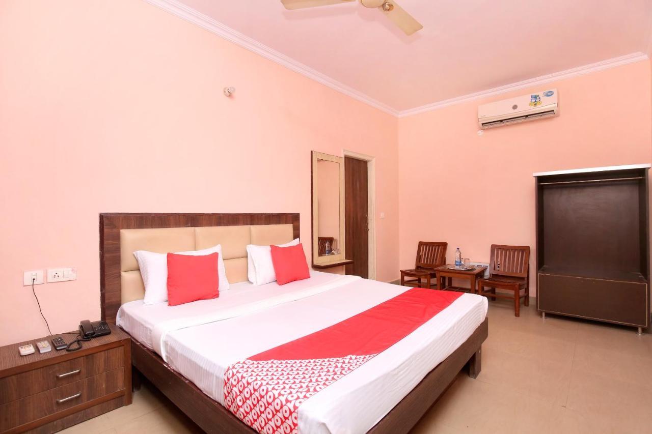 Oyo 24423 Hotel Royal Sohana Экстерьер фото
