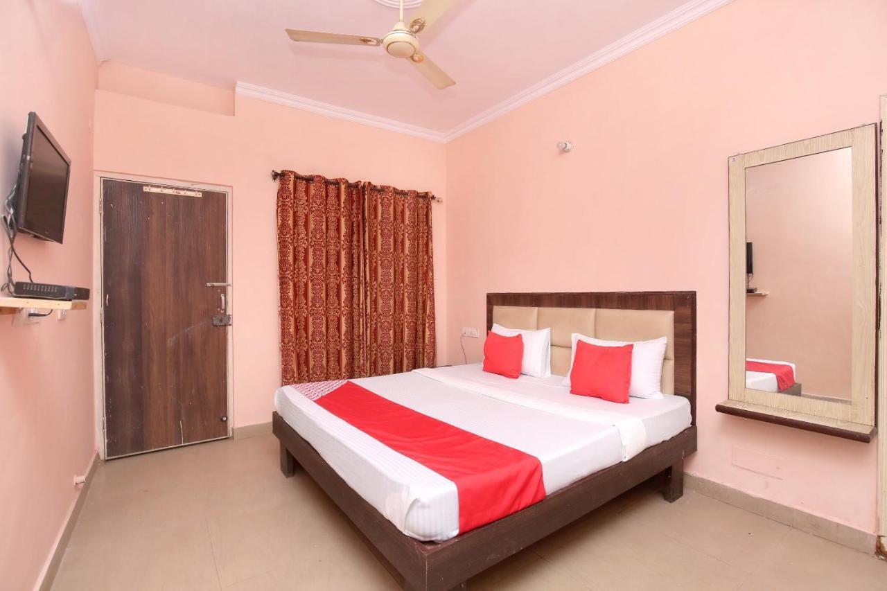 Oyo 24423 Hotel Royal Sohana Экстерьер фото