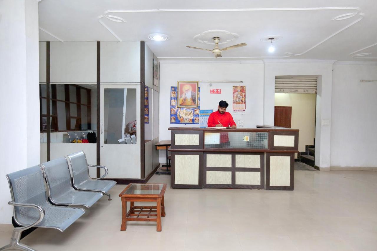 Oyo 24423 Hotel Royal Sohana Экстерьер фото