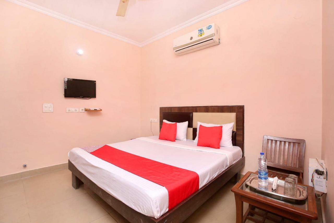 Oyo 24423 Hotel Royal Sohana Экстерьер фото