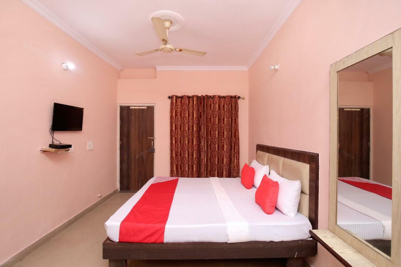 Oyo 24423 Hotel Royal Sohana Экстерьер фото